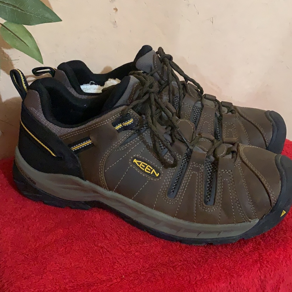 KEEN ReGEN Flint Men's Size 13D. Almost new.